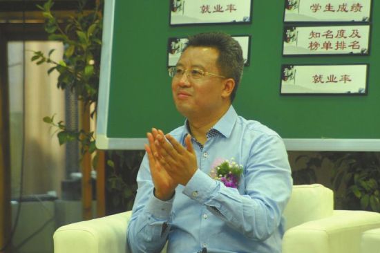 成都石室中学校长田间。